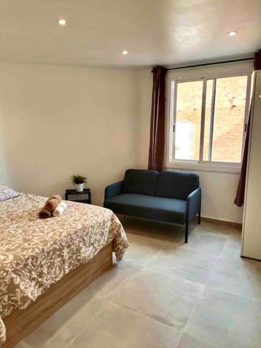Estudios Hl Frente Al Metro Barcelona-Aeropuerto Оспиталет-де-Льобрегат Экстерьер фото